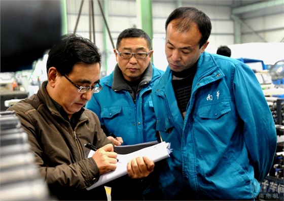 審核專家在皖南電機生產現場審核 審核專家在皖南電機生產現場審核