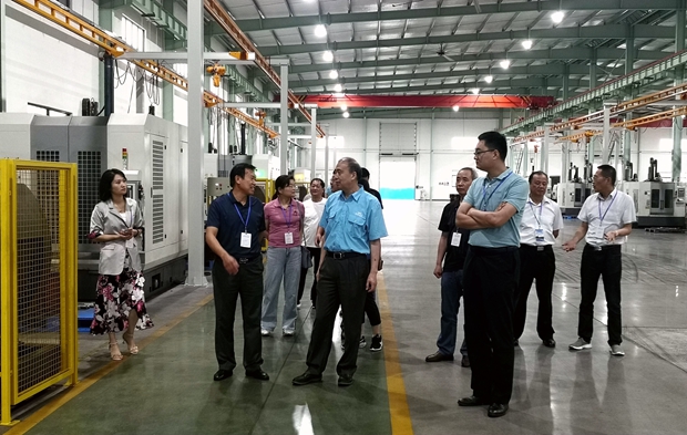 全椒縣政協副主席姜志山帶領該縣政協考察團來我公司參觀考察。