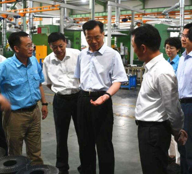 圖為省政協副主席韓軍在皖南電氣調研 圖為省政協副主席韓軍在皖南電氣調研